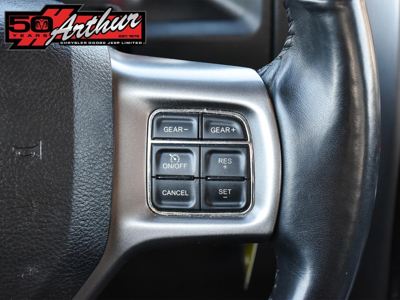 2022 RAM 1500 Classic REG CAB 4X4  HEMI  HEATED SEATS - ONLY 33,364 KM Photo