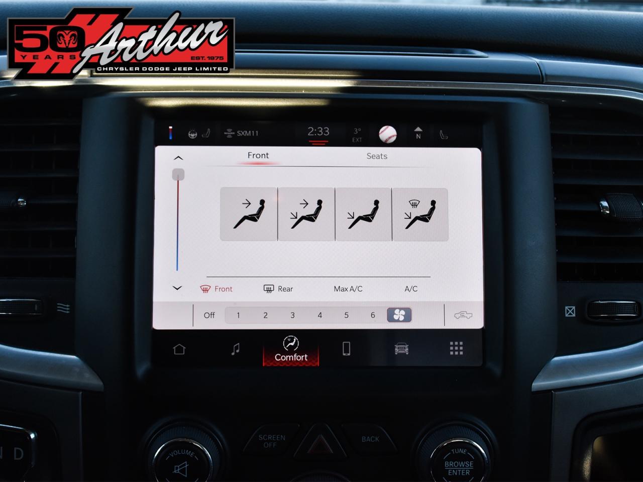 2022 RAM 1500 Classic REG CAB 4X4  HEMI  HEATED SEATS - ONLY 33,364 KM Photo