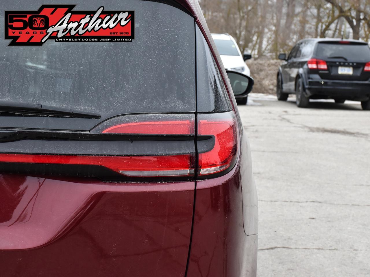 2023 Chrysler Pacifica LIMITED 'S' APPEARANCE Photo