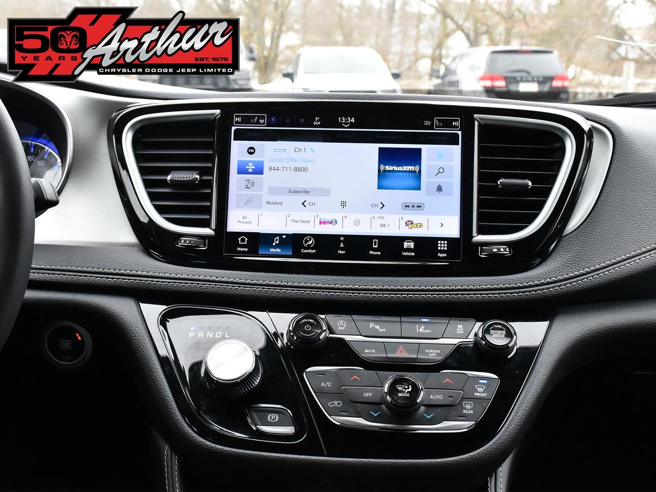 2023 Chrysler Pacifica LIMITED 'S' APPEARANCE Photo