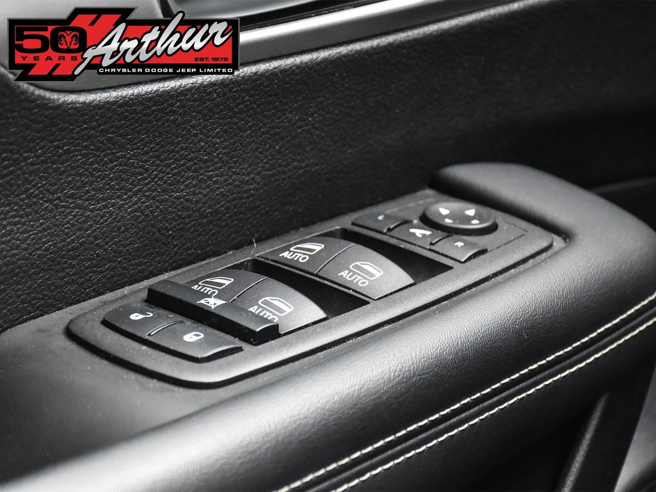 2023 Chrysler Pacifica LIMITED 'S' APPEARANCE Photo