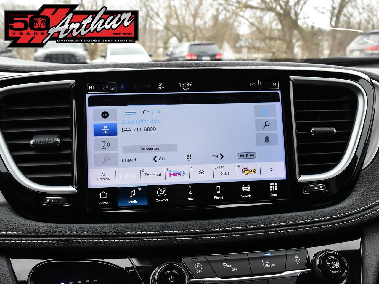 2023 Chrysler Pacifica LIMITED 'S' APPEARANCE Photo