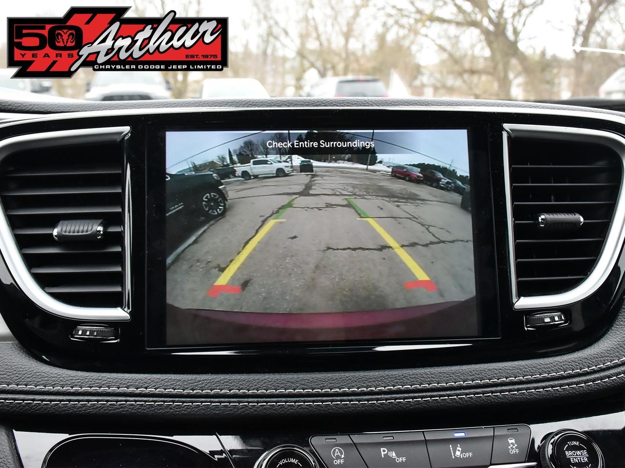 2023 Chrysler Pacifica LIMITED 'S' APPEARANCE Photo