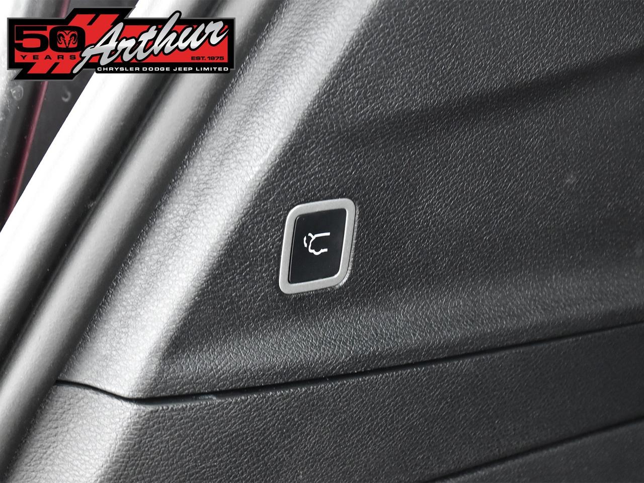 2023 Chrysler Pacifica LIMITED 'S' APPEARANCE Photo