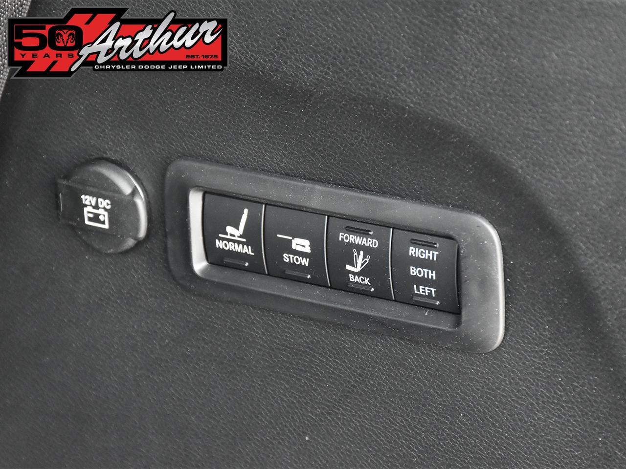 2023 Chrysler Pacifica LIMITED 'S' APPEARANCE Photo