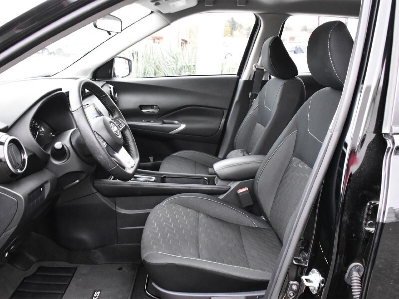 2024 Nissan Kicks SV  CarPlay   Android Auto   Heated Seats & Steeri Photo