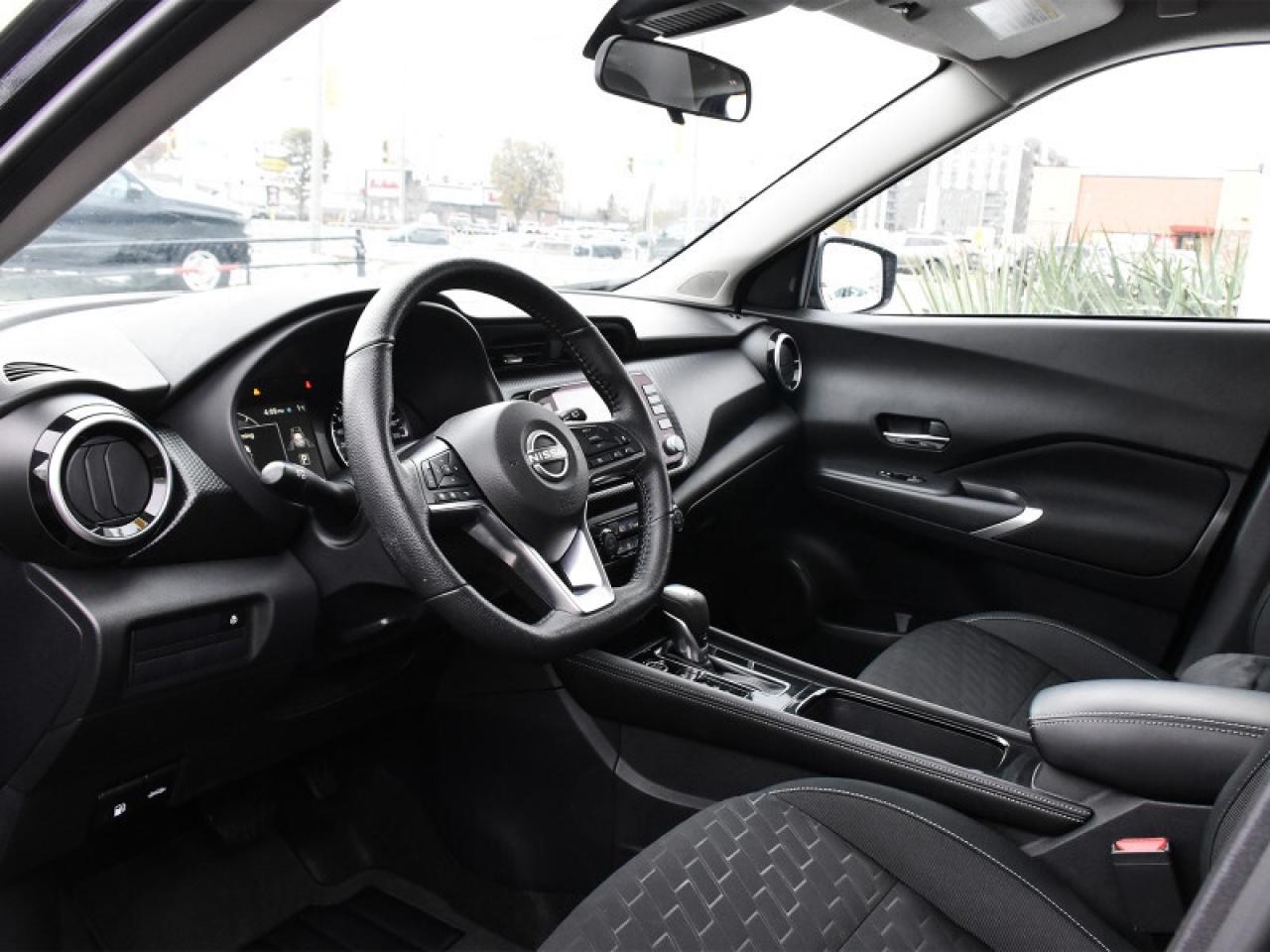 2024 Nissan Kicks SV  CarPlay   Android Auto   Heated Seats & Steeri Photo