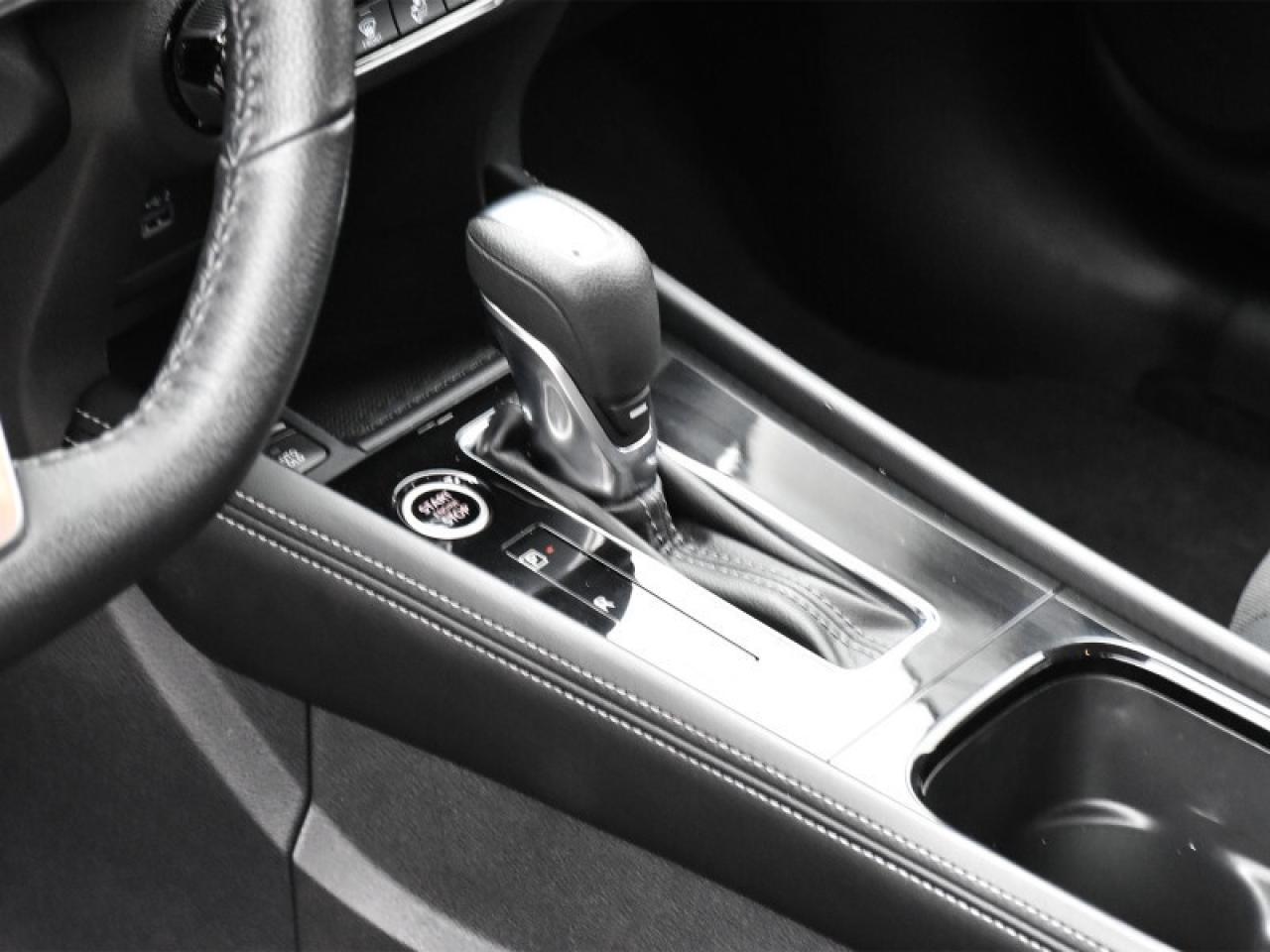 2024 Nissan Kicks SV  CarPlay   Android Auto   Heated Seats & Steeri Photo