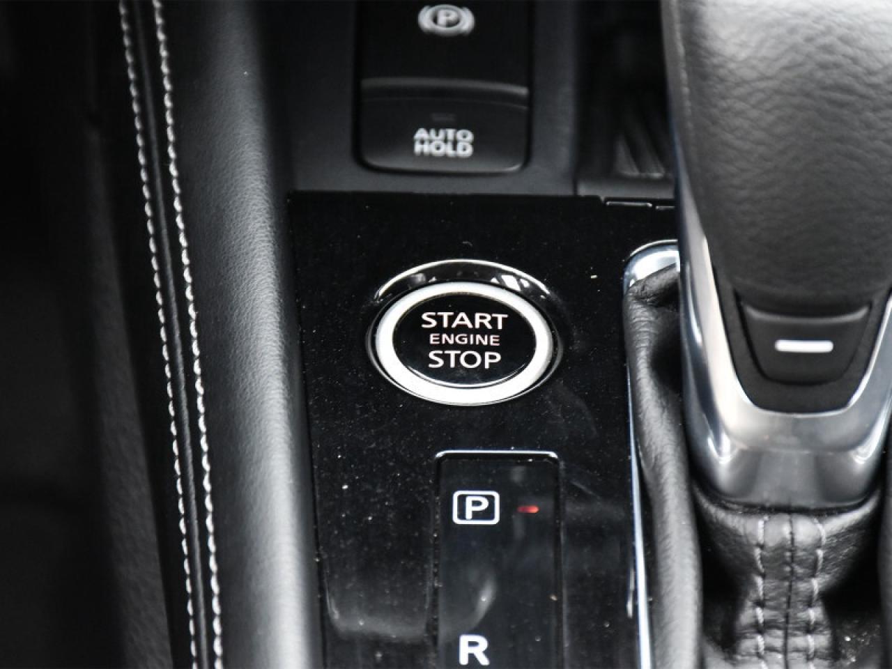 2024 Nissan Kicks SV  CarPlay   Android Auto   Heated Seats & Steeri Photo