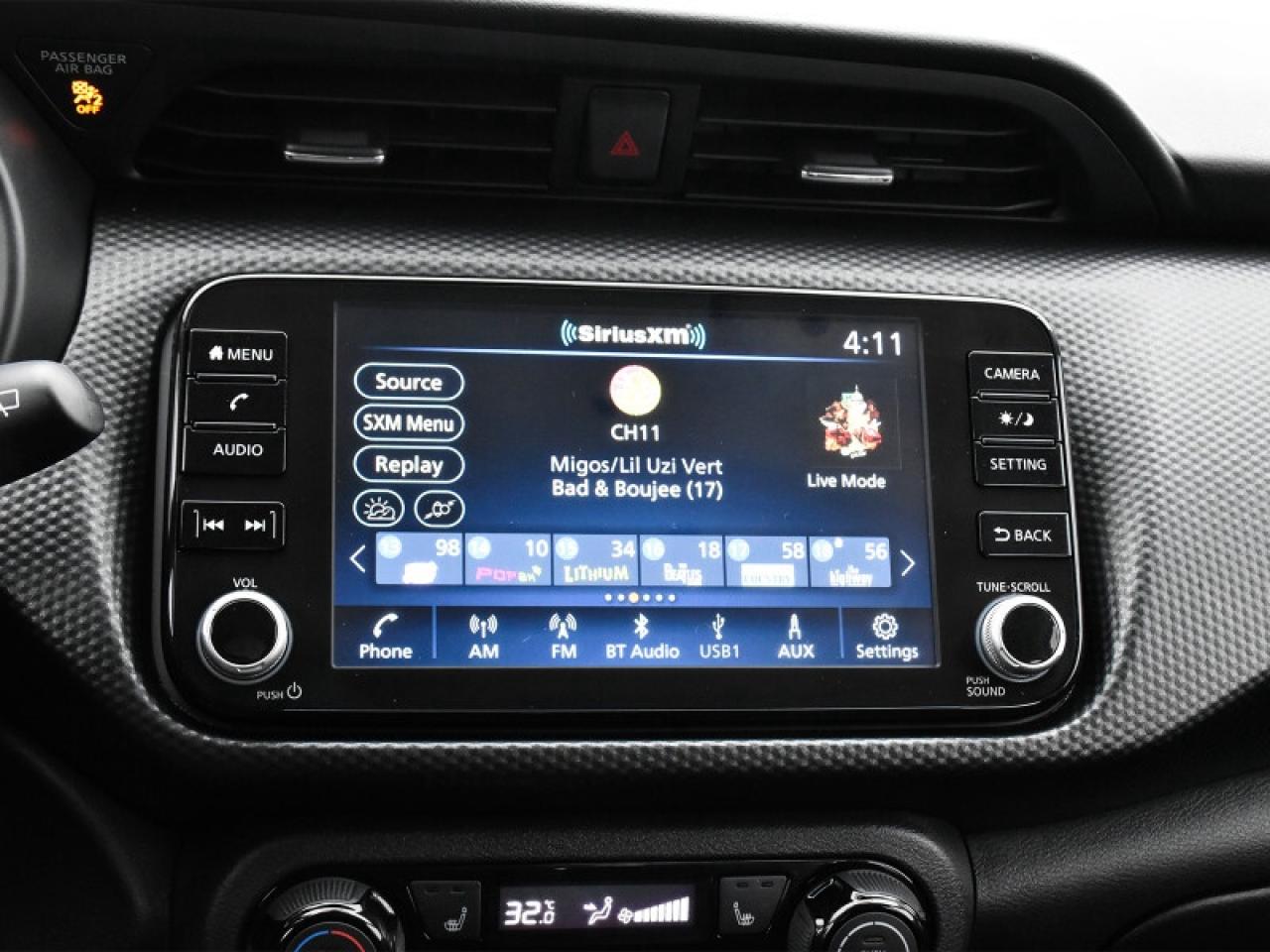 2024 Nissan Kicks SV  CarPlay   Android Auto   Heated Seats & Steeri Photo