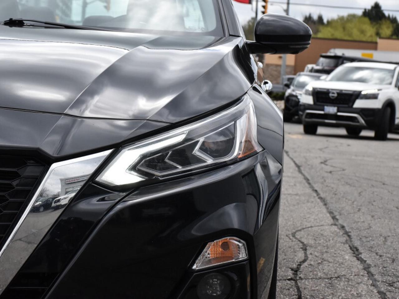 2021 Nissan Altima 2.5 Platinum AWD   Leather   Navi   Roof Photo