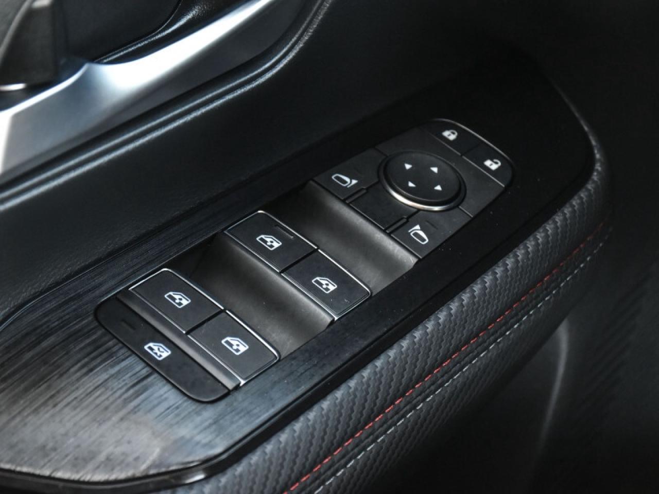 2025 Nissan Kicks SR Premium AWD  Leather   Roof   Bose   CarPlay Photo