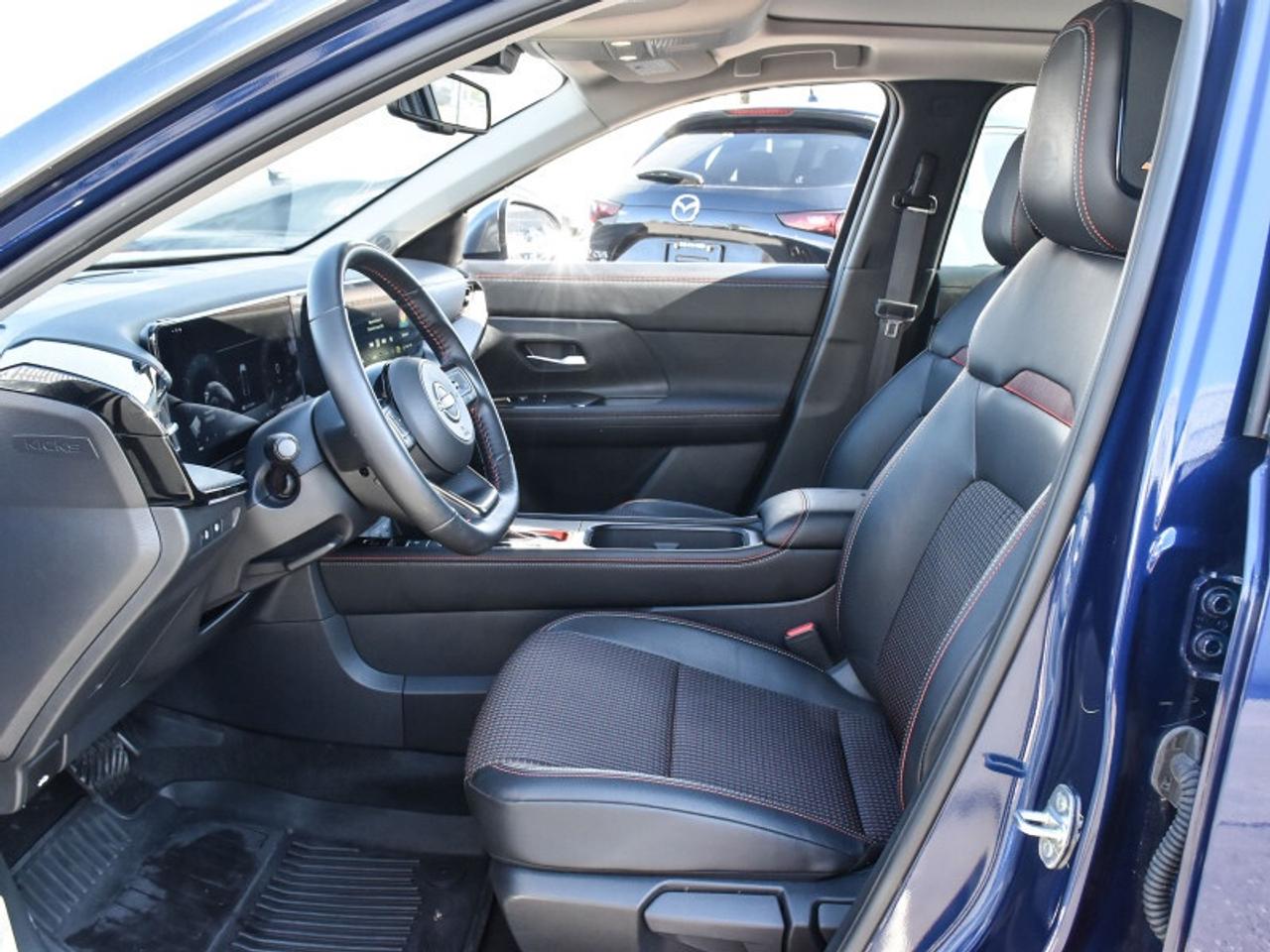 2025 Nissan Kicks SR Premium AWD  Leather   Roof   Bose   CarPlay Photo