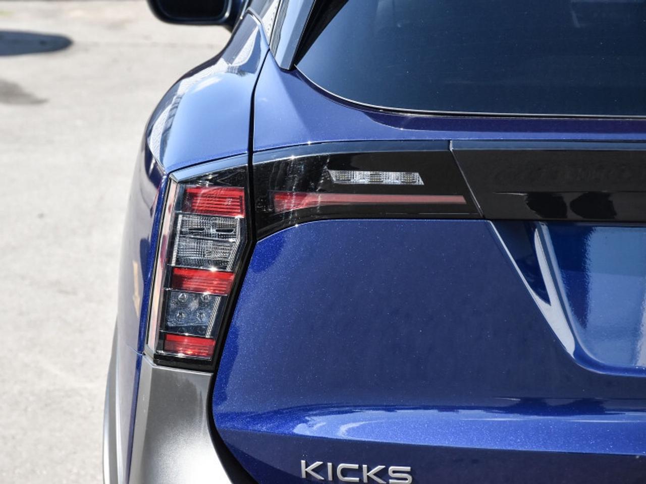 2025 Nissan Kicks SR Premium AWD  Leather   Roof   Bose   CarPlay Photo