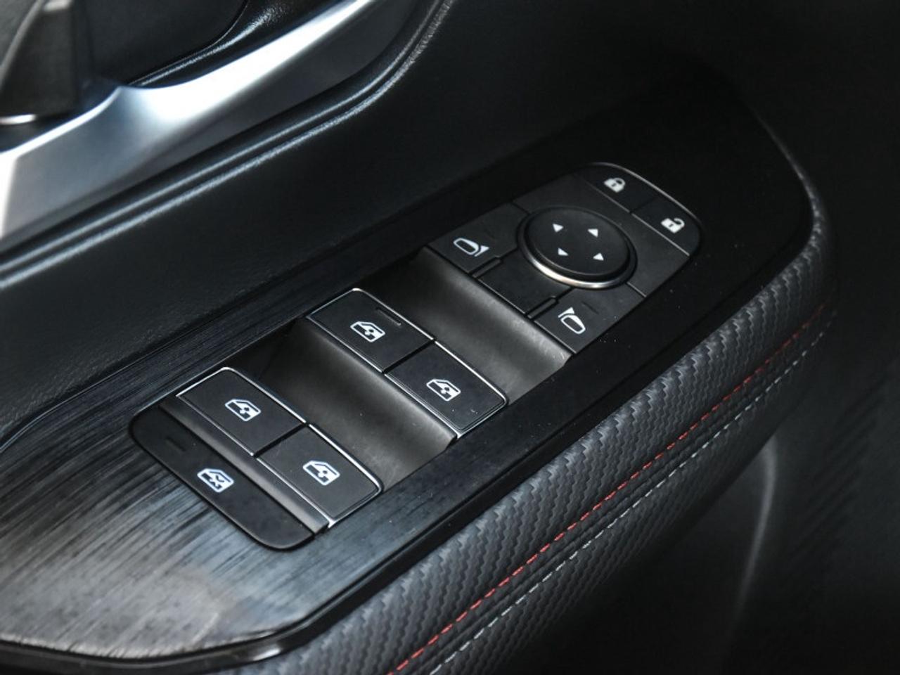 2025 Nissan Kicks SR Premium AWD  Leather   Roof   Bose   CarPlay Photo