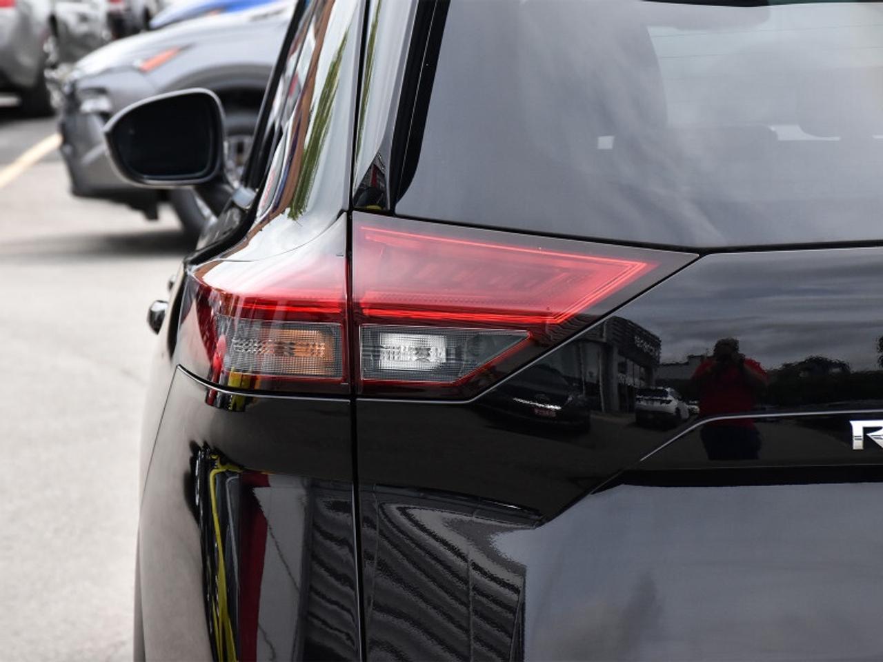 2023 Nissan Rogue Platinum AWD-Leather  Navi  Roof! Photo