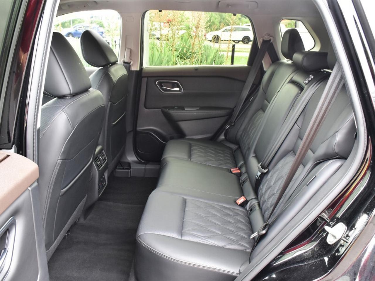 2023 Nissan Rogue Platinum AWD-Leather  Navi  Roof! Photo