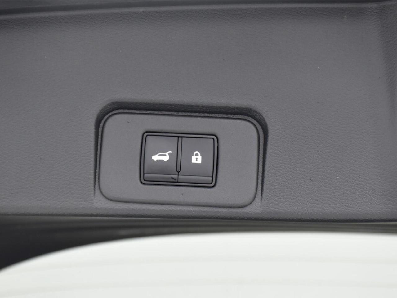 2024 Nissan Rogue Platinum AWD-Leather  Roof  Heads Up Display  Full Photo