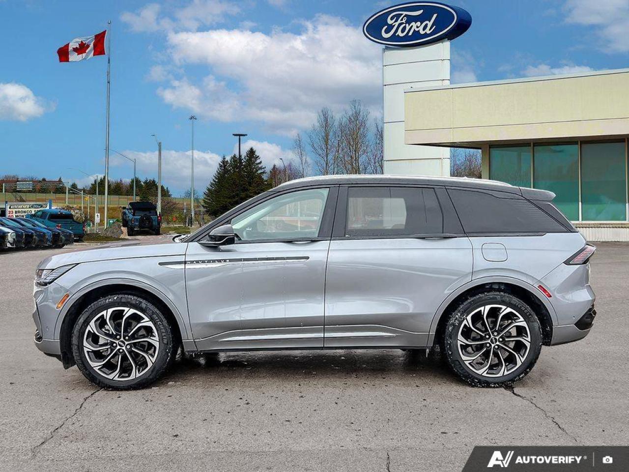 2024 Lincoln Nautilus Reserve   ONE OWNER   LOW KMS   MOONROOF ONE OWNER Photo3