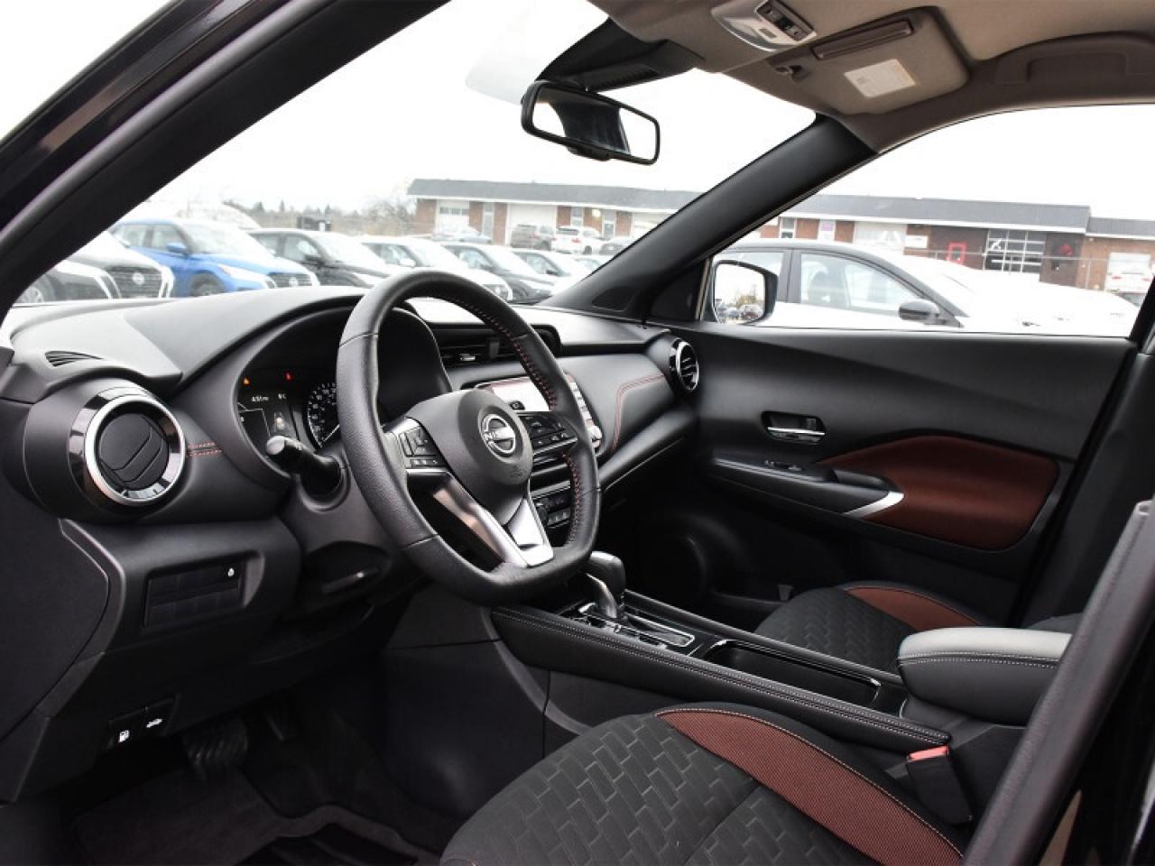 2023 Nissan Kicks SR  CarPlay   Android Auto   Remote Start   Heated Photo