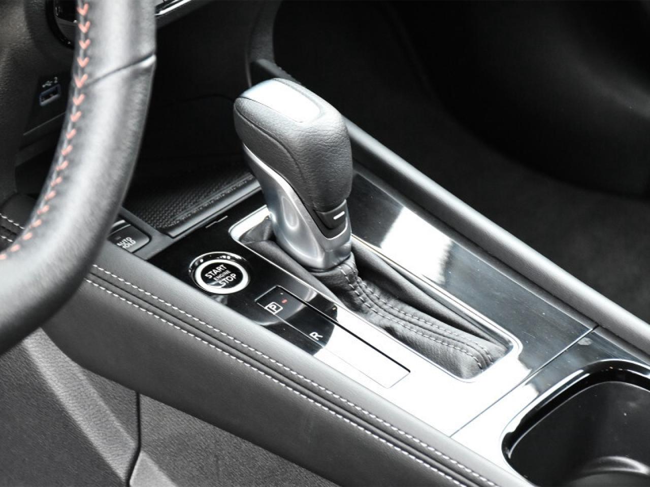 2023 Nissan Kicks SR   Heated Seats   Remote Start   Apple CarPlay Photo