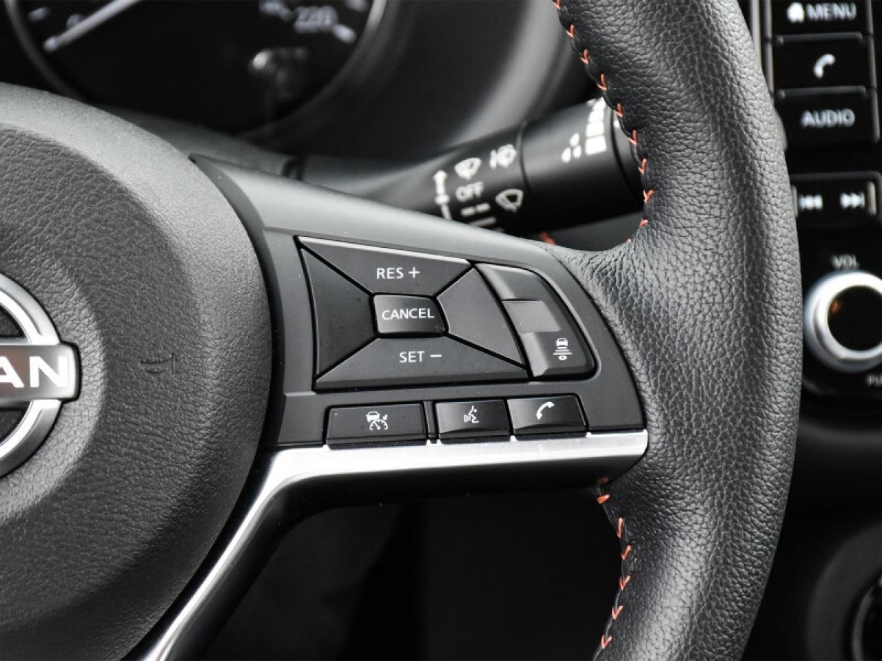 2023 Nissan Kicks SR   Heated Seats   Remote Start   Apple CarPlay Photo