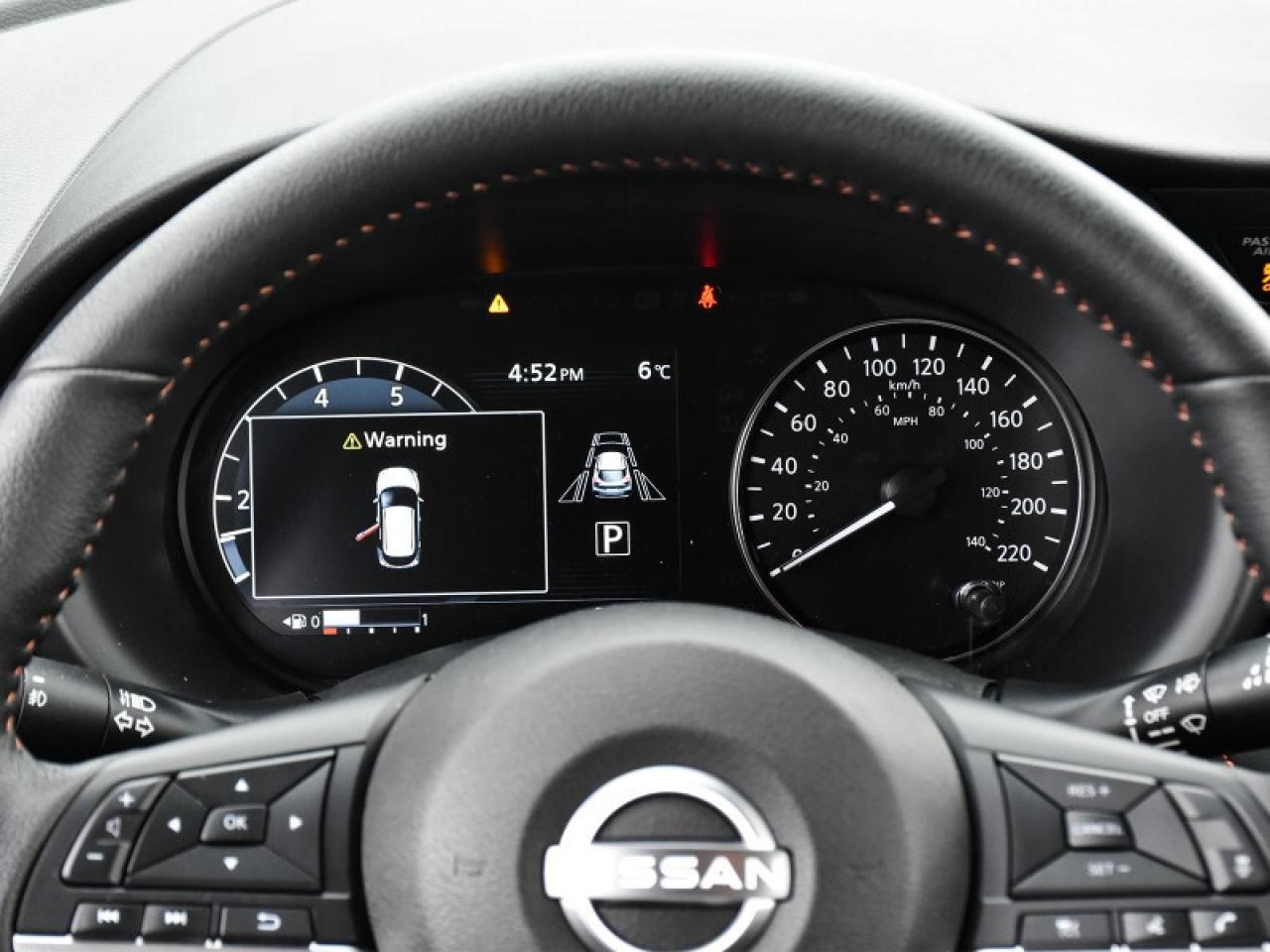 2023 Nissan Kicks SR  CarPlay   Android Auto   Remote Start   Heated Photo