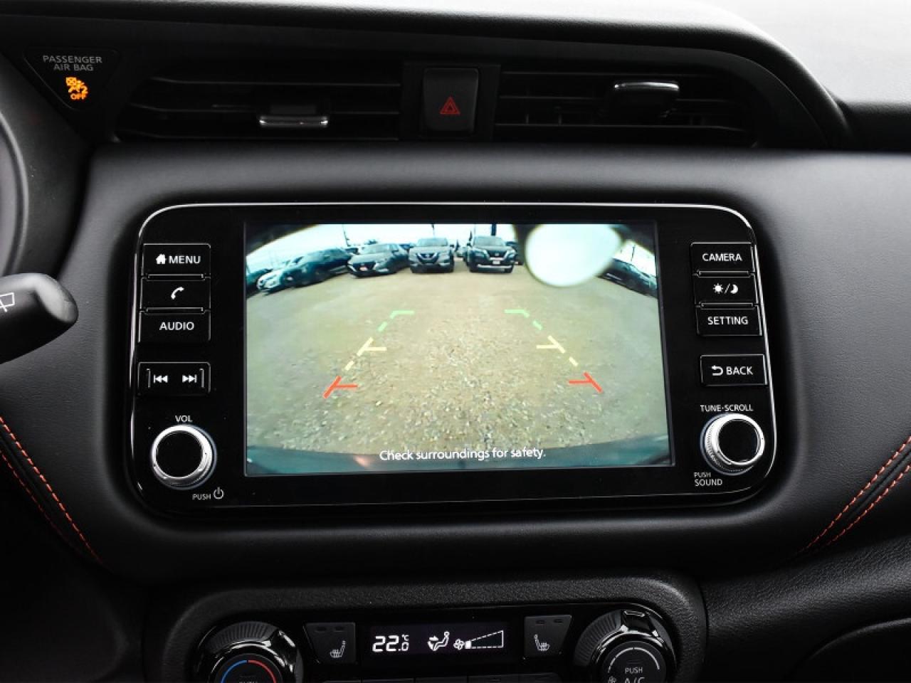 2023 Nissan Kicks SR  CarPlay   Android Auto   Remote Start   Heated Photo