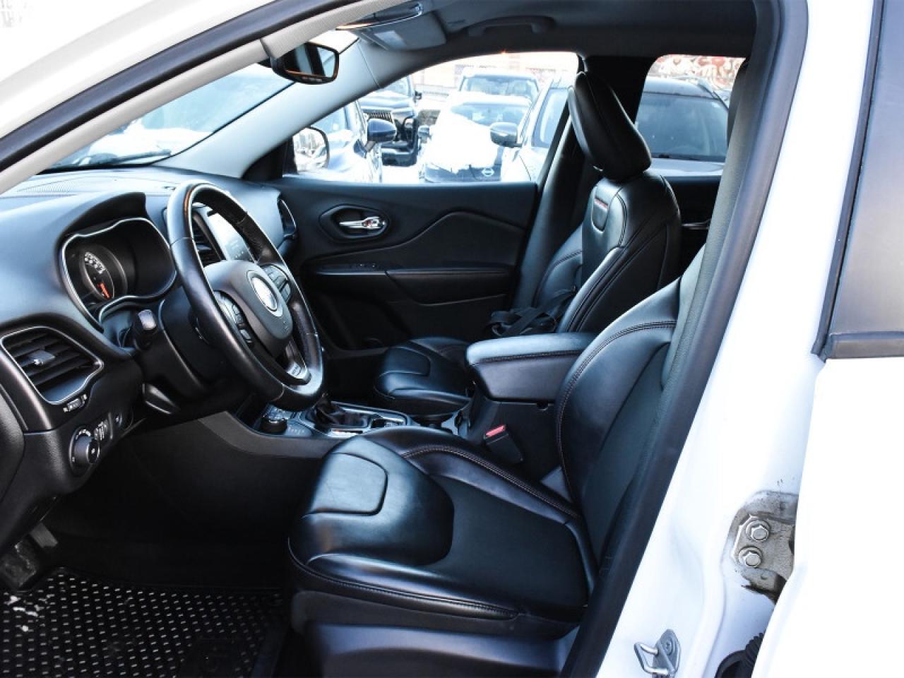 2019 Jeep Cherokee Trailhawk   Leather   CarPlay   Android Auto   Hea Photo