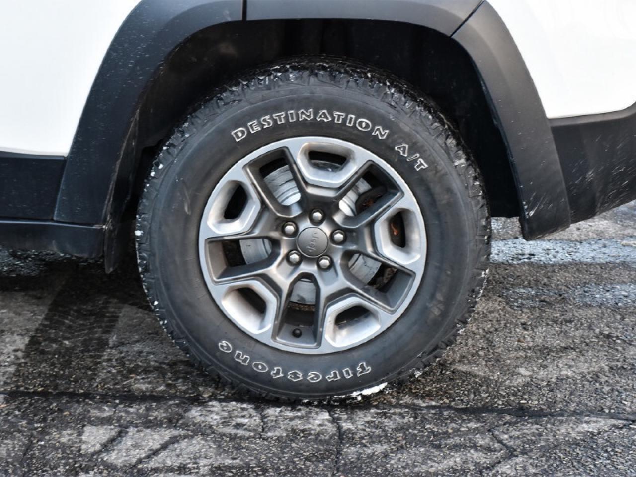 2019 Jeep Cherokee Trailhawk   Leather   CarPlay   Android Auto   Hea Photo