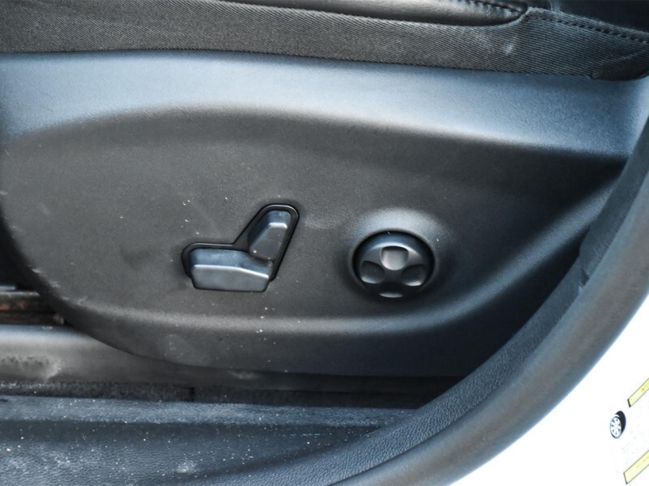 2019 Jeep Cherokee Trailhawk   Leather   CarPlay   Android Auto   Hea Photo