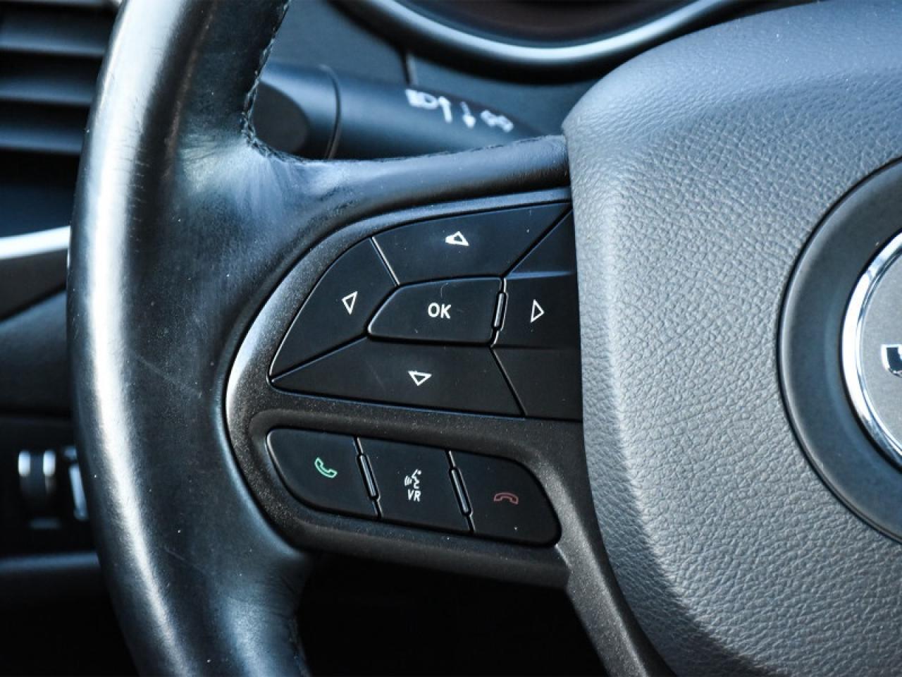 2019 Jeep Cherokee Trailhawk   Leather   CarPlay   Android Auto   Hea Photo