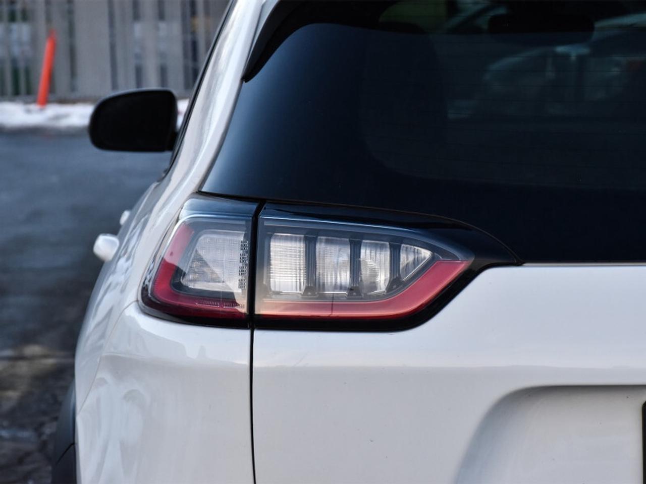 2019 Jeep Cherokee Trailhawk   Leather   CarPlay   Android Auto   Hea Photo