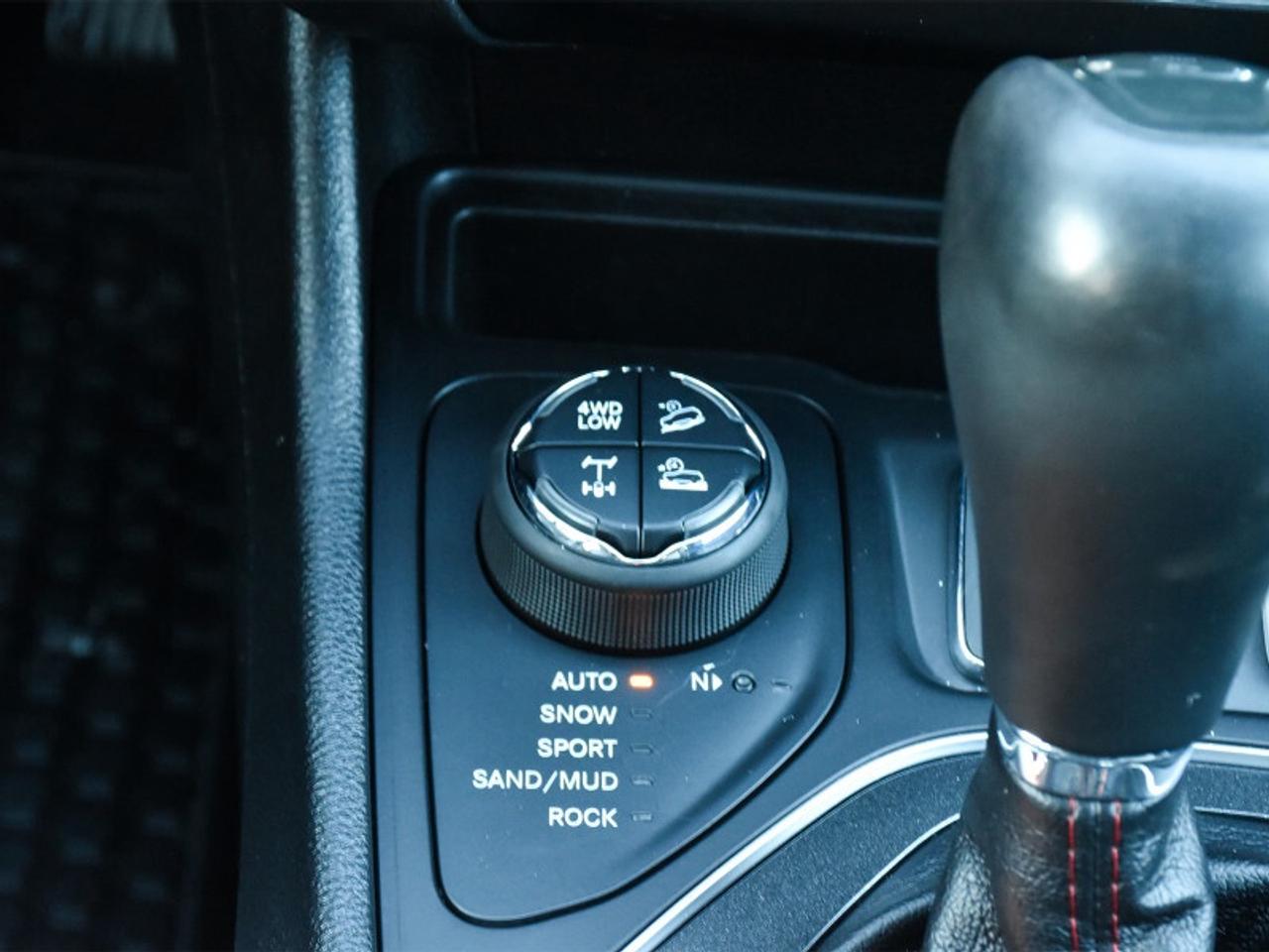 2019 Jeep Cherokee Trailhawk   Leather   CarPlay   Android Auto   Hea Photo