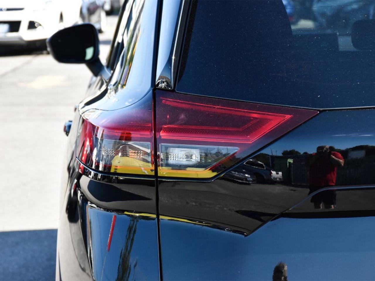 2024 Nissan Rogue Platinum AWD-Leather  Roof  Heads Up Display  Full Photo