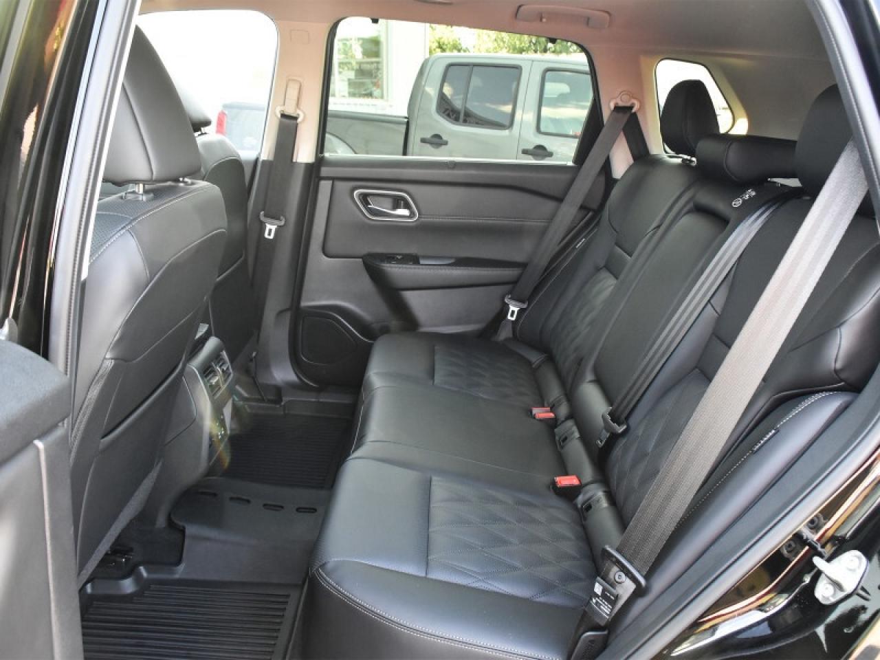 2024 Nissan Rogue Platinum AWD-Leather  Roof  Heads Up Display  Full Photo