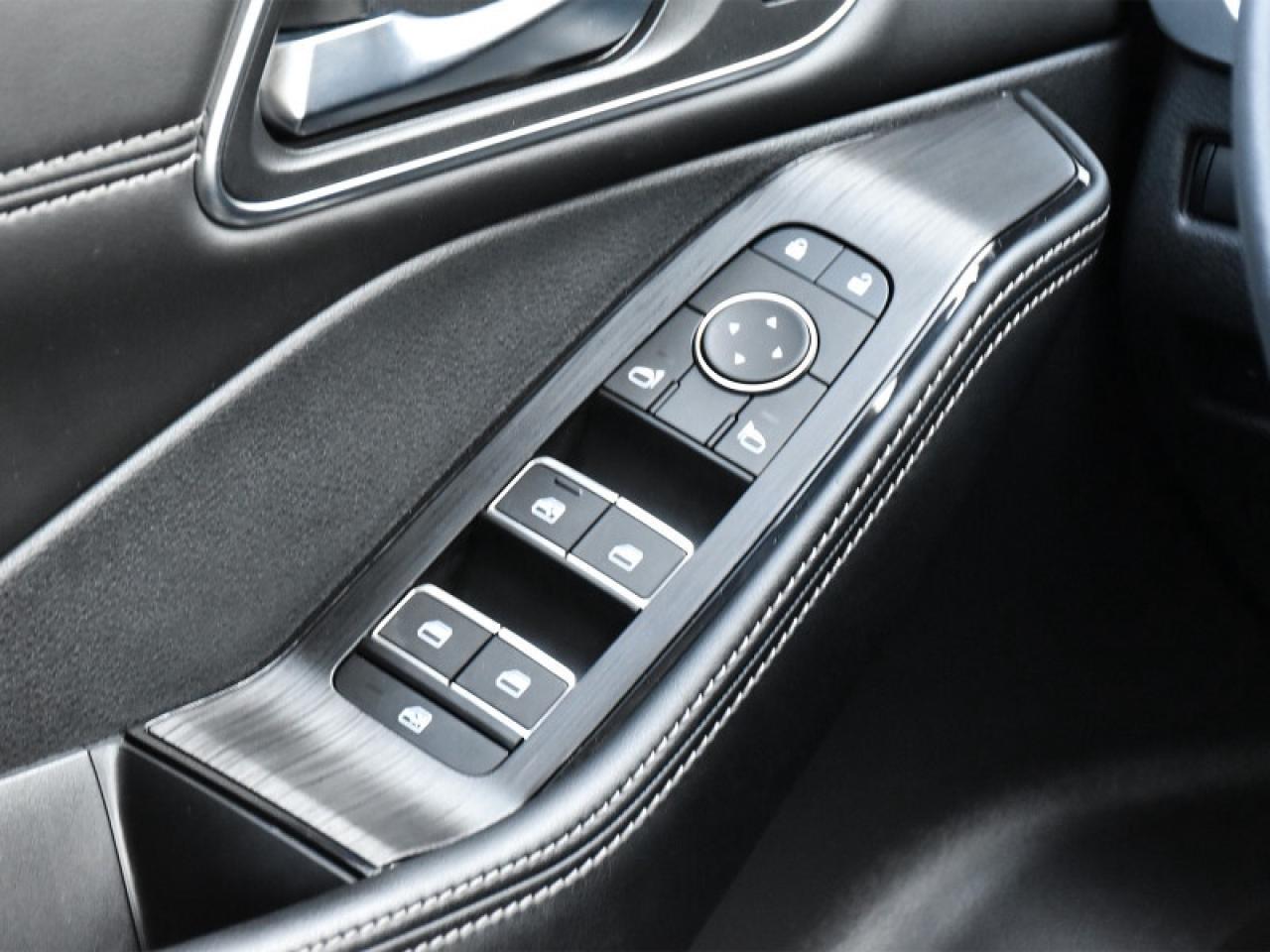 2024 Nissan Rogue Platinum AWD-Leather  Roof  Heads Up Display  Full Photo