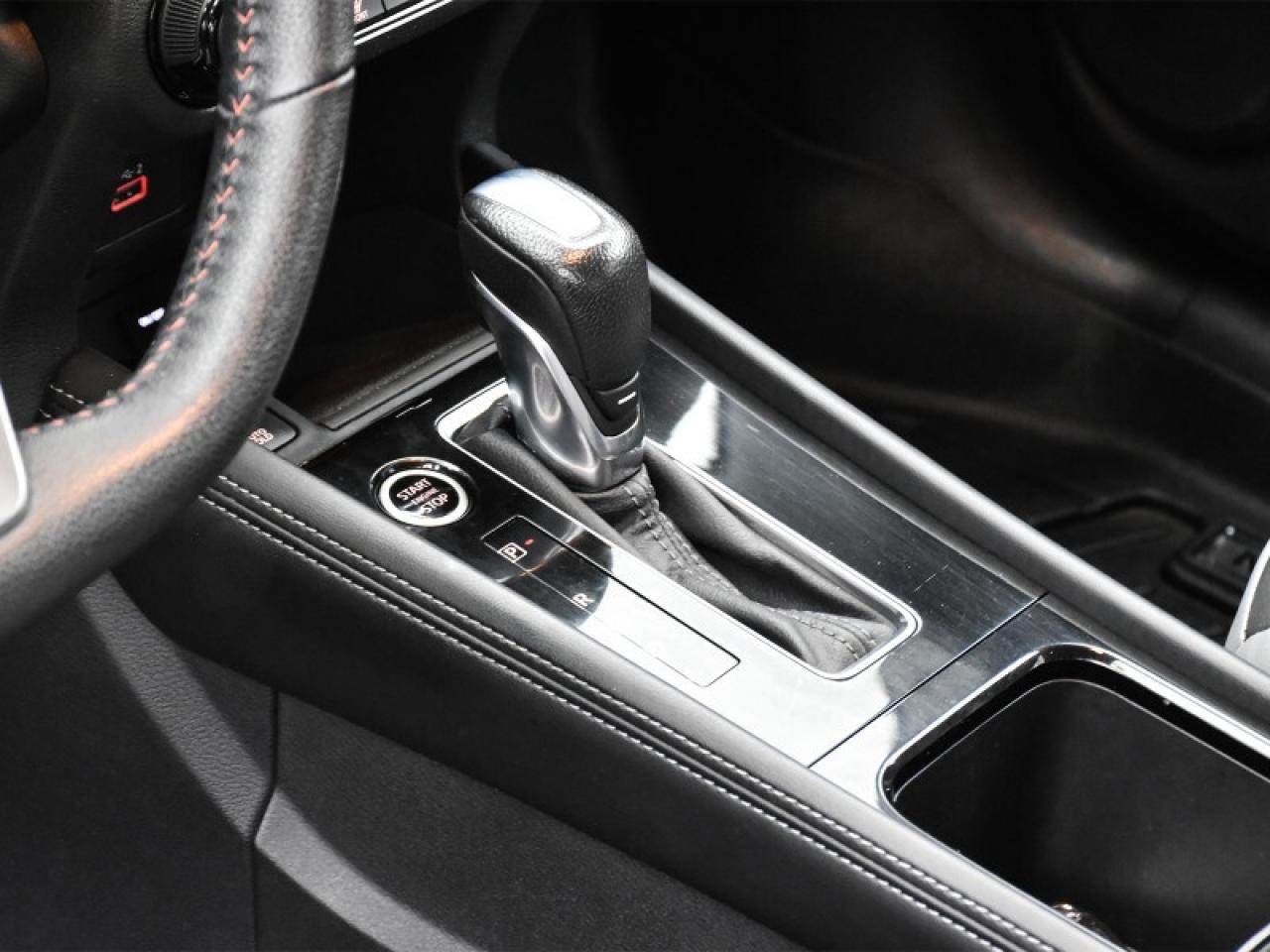 2021 Nissan Kicks SR  Carplay   Android Auto   Heated Seats & Steeri Photo