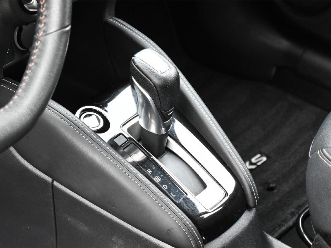 2020 Nissan Kicks SR  Carplay, Android Auto, Remote Start, Remote St Photo