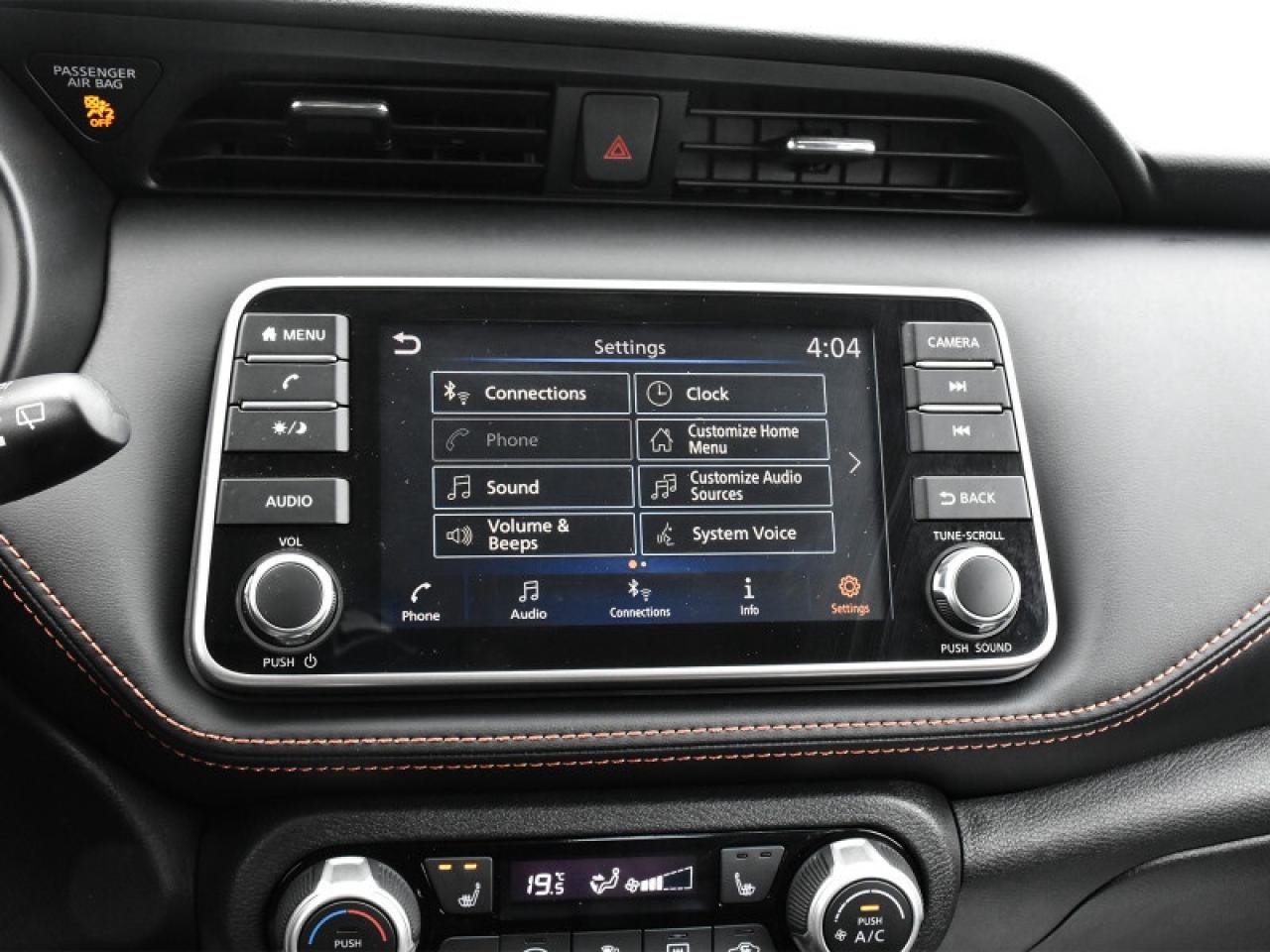 2020 Nissan Kicks SR  Carplay, Android Auto, Remote Start, Remote St Photo