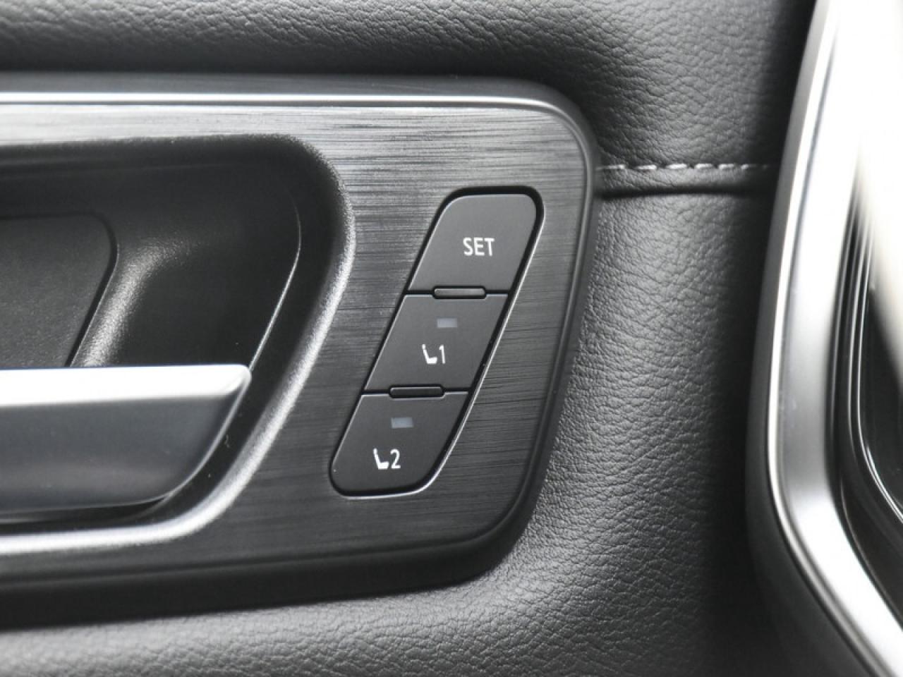 2025 Nissan Armada Platinum Reserve   Leather   Sunroof   HUD   Massa Photo