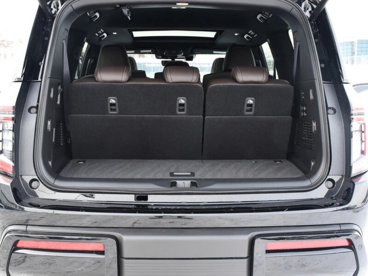 2025 Nissan Armada Platinum Reserve   Leather   Sunroof   HUD   Massa Photo