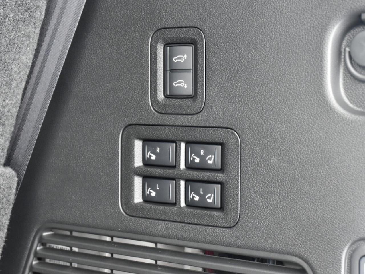 2025 Nissan Armada Platinum Reserve   Leather   Sunroof   HUD   Massa Photo