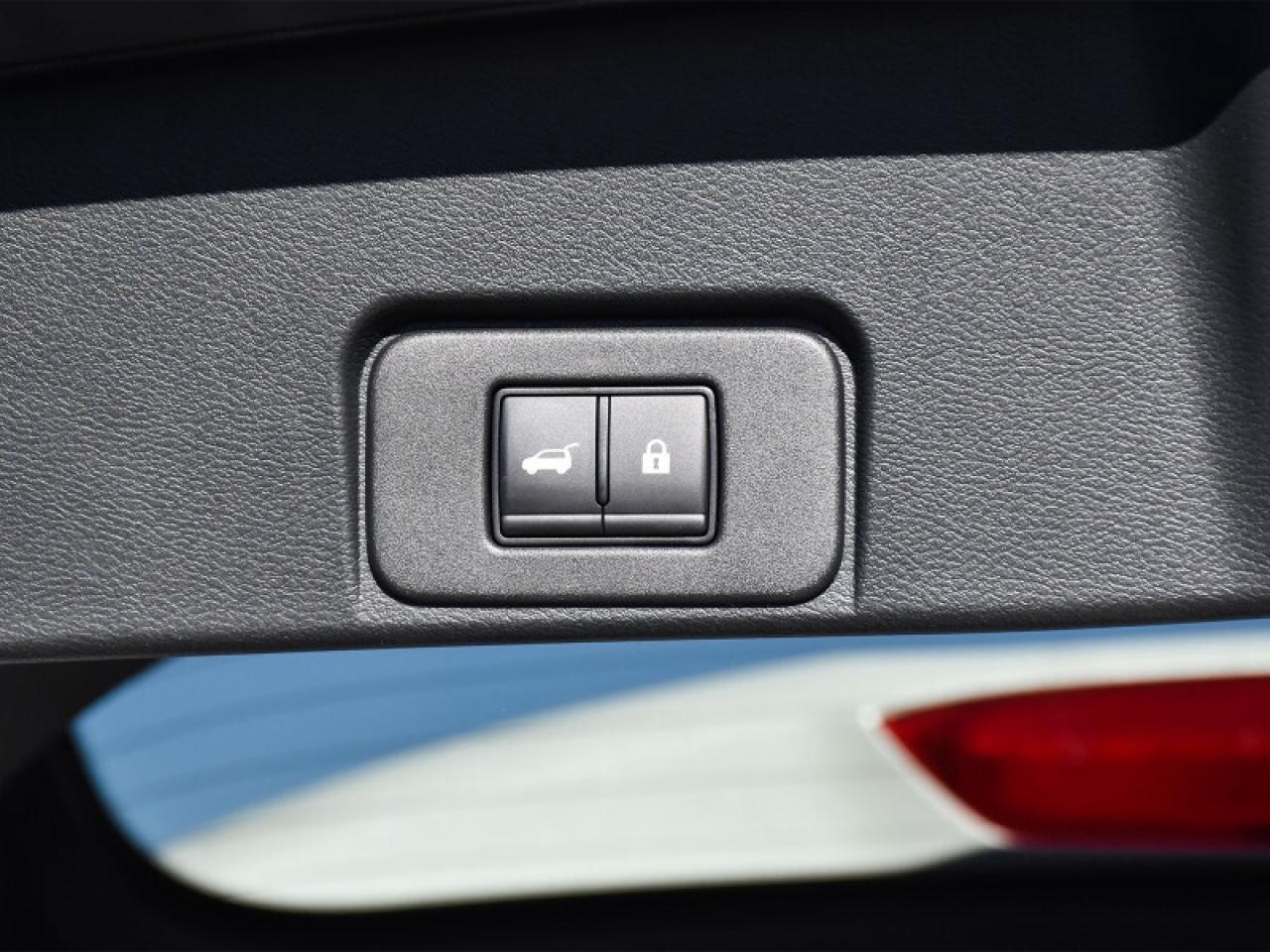 2024 Nissan Rogue Platinum AWD-Leather  Roof  Heads Up Display  Full Photo