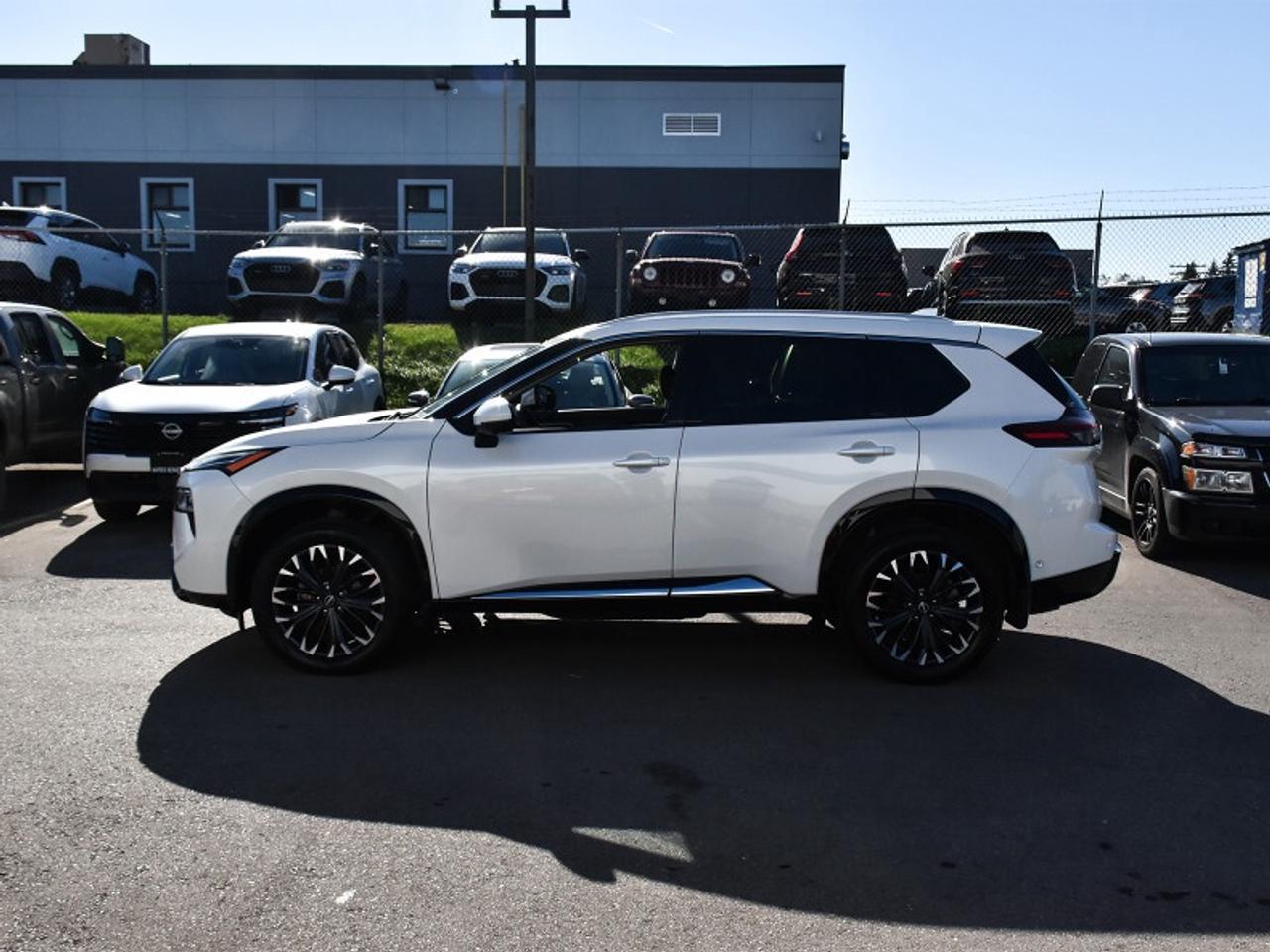 2024 Nissan Rogue Platinum AWD-Leather  Roof  Heads Up Display  Full Photo
