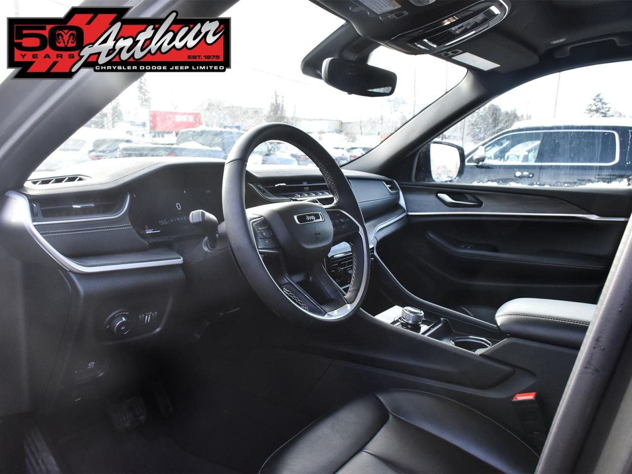 2024 Jeep Grand Cherokee L L LIMITED 4X4 Photo