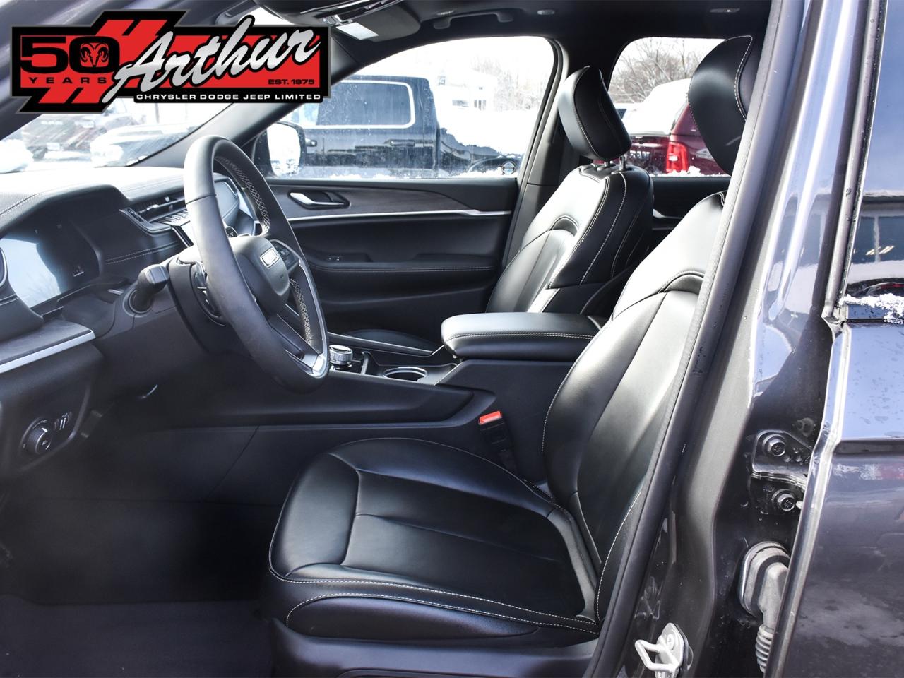 2024 Jeep Grand Cherokee L L LIMITED 4X4 Photo