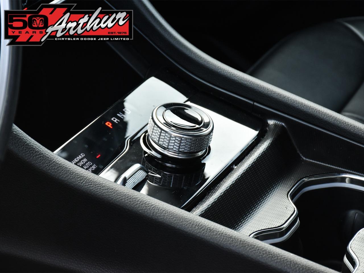 2024 Jeep Grand Cherokee L L LIMITED 4X4 Photo