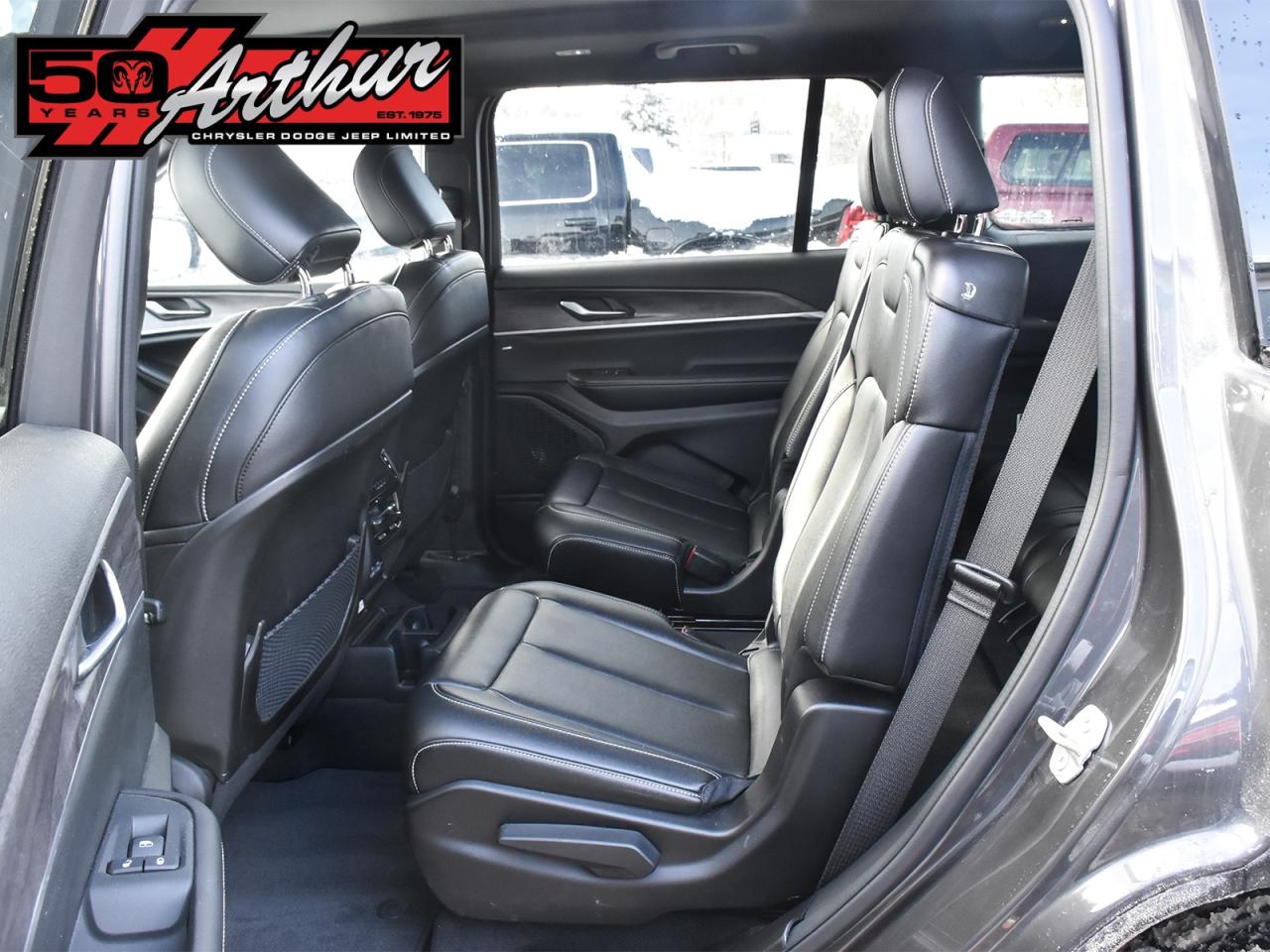 2024 Jeep Grand Cherokee L L LIMITED 4X4 Photo