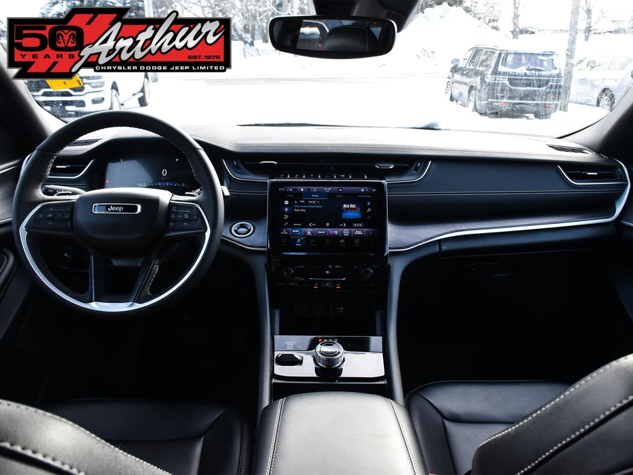 2024 Jeep Grand Cherokee L L LIMITED 4X4 Photo